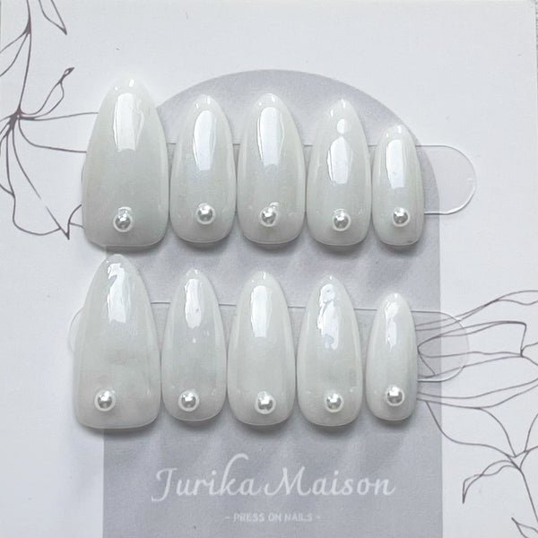 White Aurora Mirror Stiletto Press-On Nails (#52)