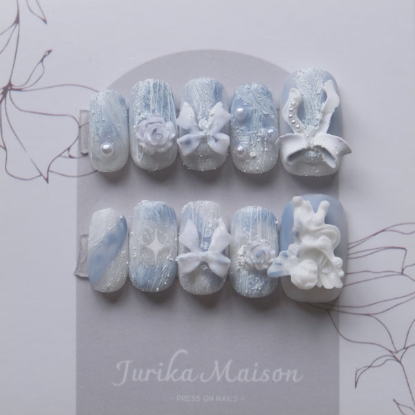 Jurika Maison blue ombre baroque style press on nails