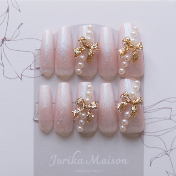 Jurika Maison long almond press on nails