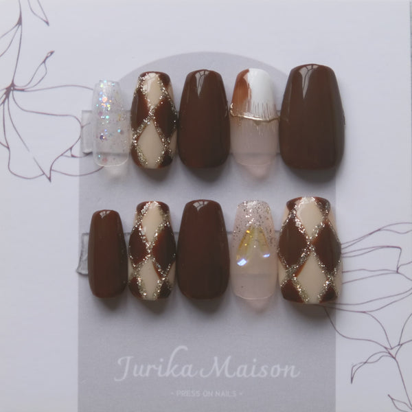 Jurika Maison preppy style press on nails