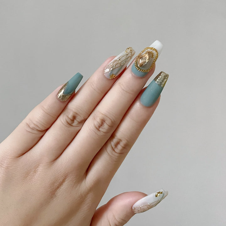 Jurika Maison turquoise blue nails