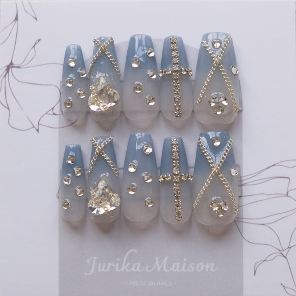 Jurika Maison crystal blue ombre press on nails
