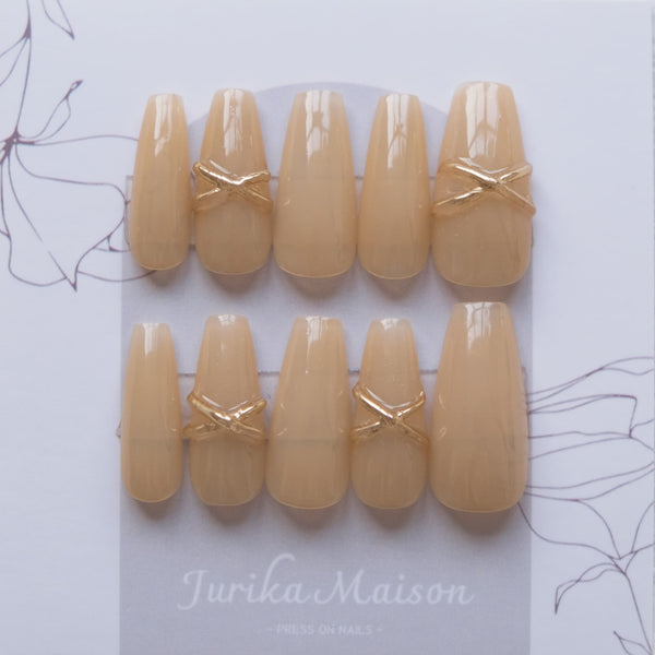 Jurika Maison classy nude press on nails