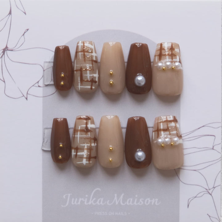 Jurika Maison coffin press on nails