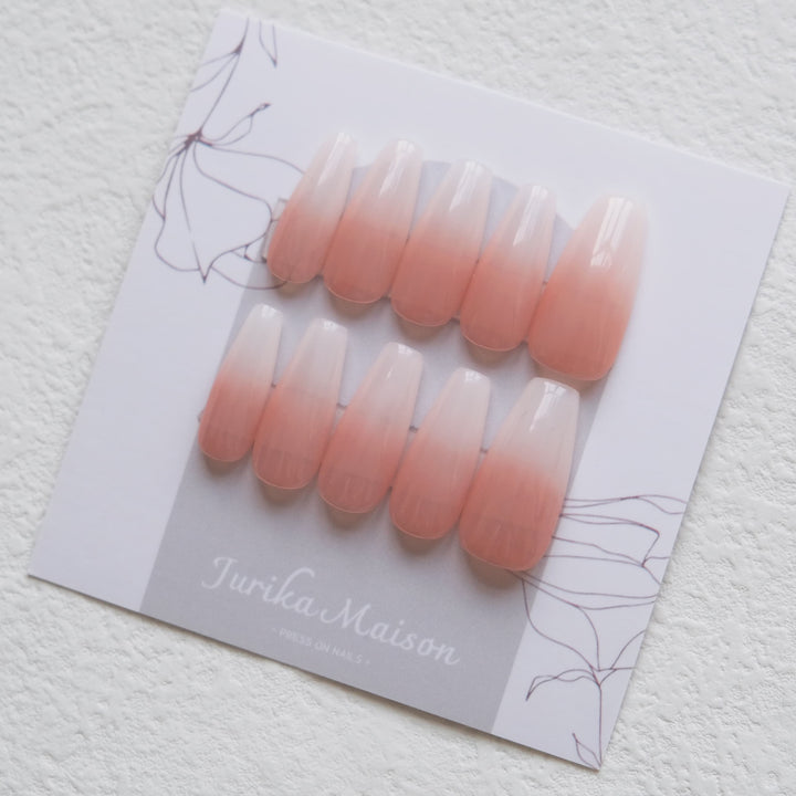 Jurika Maison classy nude ombre long almond press on nails